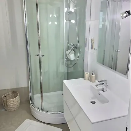 Apartamento F2 Avec Jacuzzi, Pétanque, à 3 Min Mer, Dans Grande Propriété